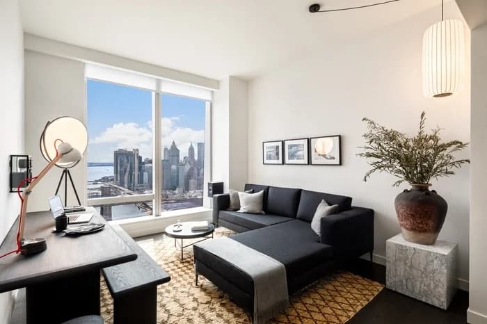 One Manhattan Square 252 South Street #39-N, Manhattan, NY 10002 1