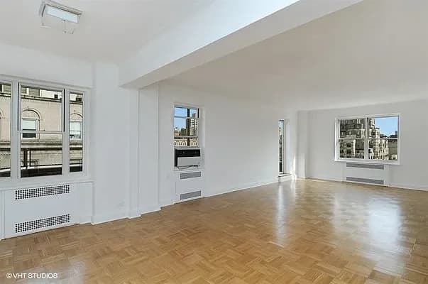 945 5 Avenue #17-E, Manhattan, NY 10021 apartment_living_room 1