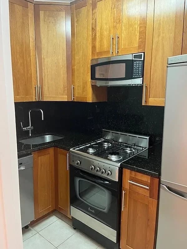 77 West 15 Street #104, Manhattan, NY 10011 apartment_kitchen 1