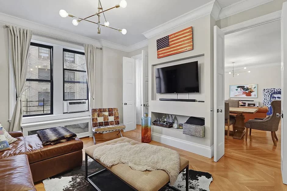 220 West 98 Street #7C, Manhattan, NY 10025 apartment_living_room 1