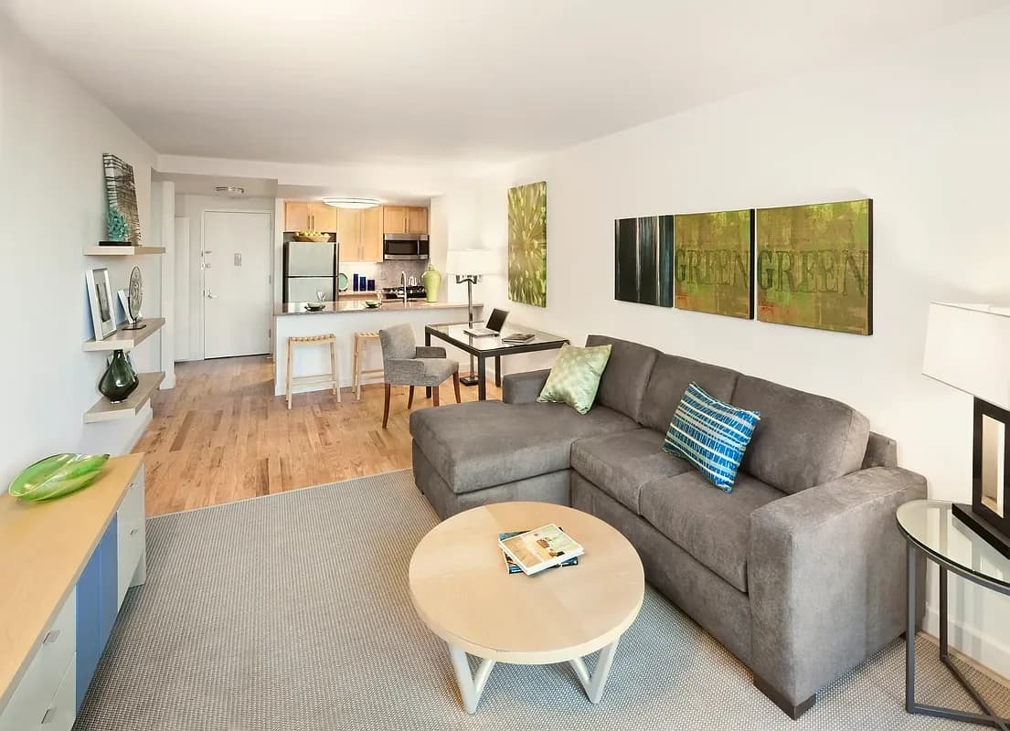 302 West 114 Street #1-B, Manhattan, NY 10026 apartment_living_room 1