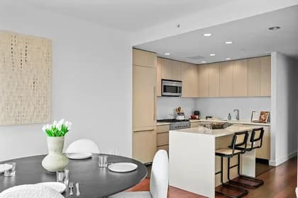 200 West 67 Street #16G, Manhattan, NY 10023