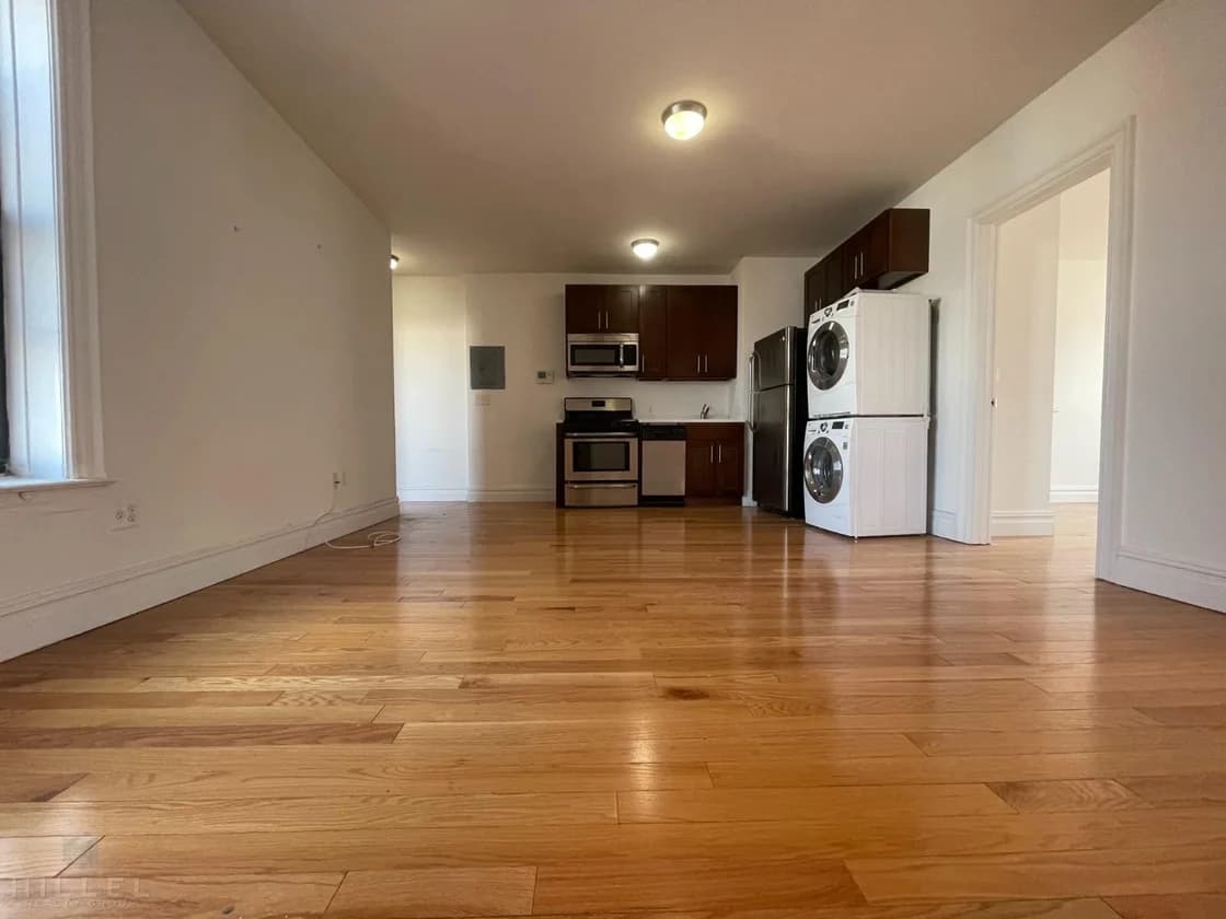 37-21 Ditmars Boulevard #4 D7, Queens, NY 11105 1