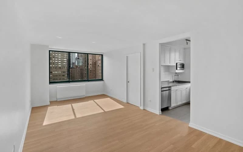 200 West 60 Street #15g, Manhattan, NY 10023 1