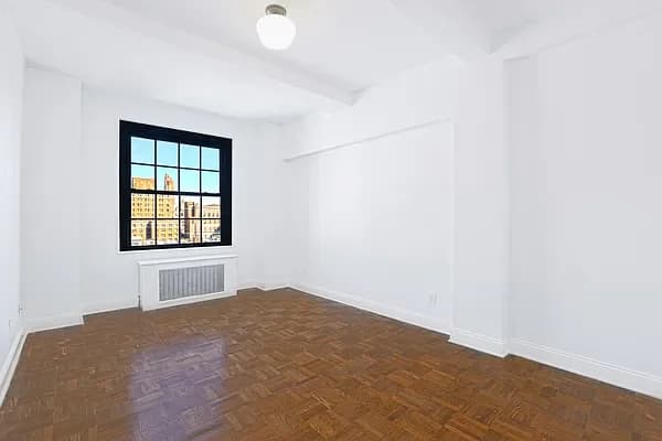 160 West 71 Street #19J, Manhattan, NY 10023 apartment_living_room 1