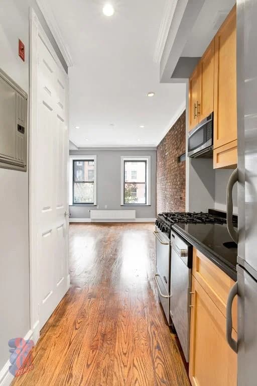 202 East 13 Street #3G, Manhattan, NY 10003 1