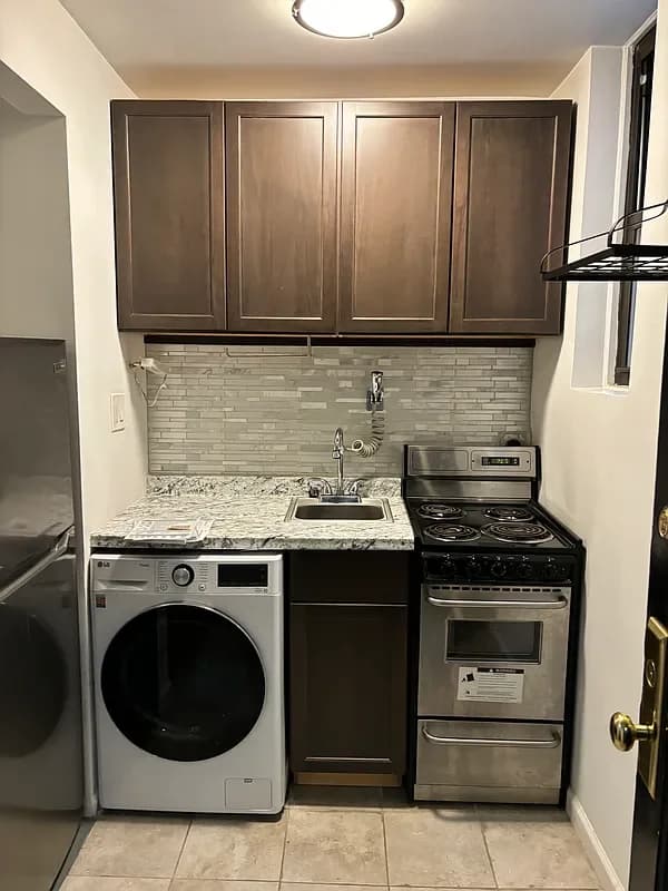 238 East 82 Street #2A, Manhattan, NY 10028 apartment_kitchen 1