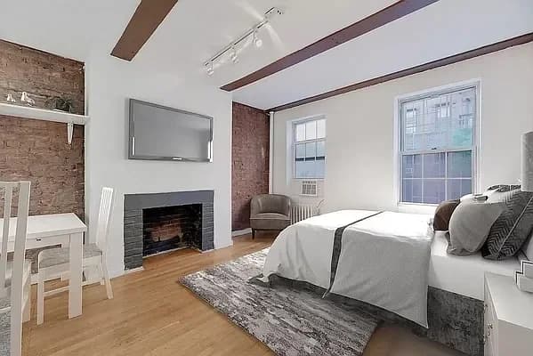 220 Sullivan Street #5C, Manhattan, NY 10012 apartment_living_room 1