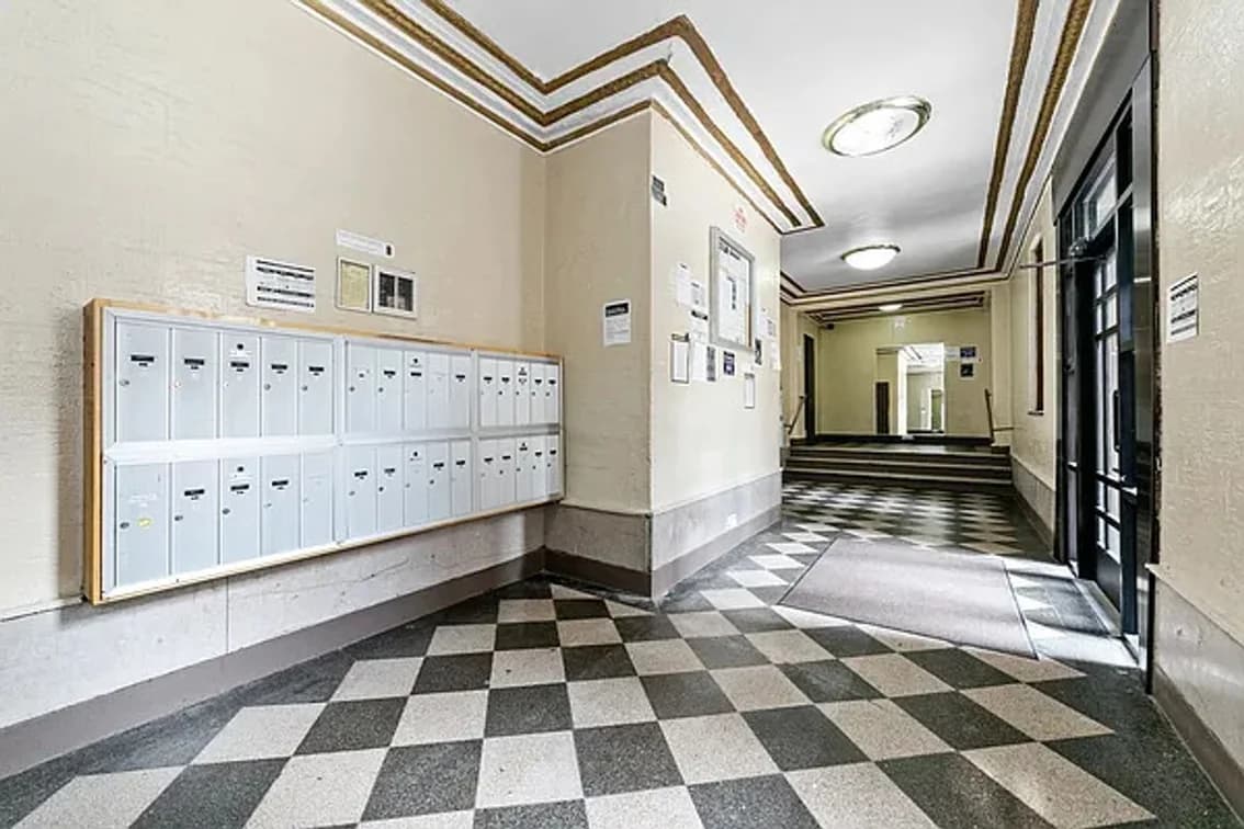 35 Thayer Street #5J, Manhattan, NY 10040 1