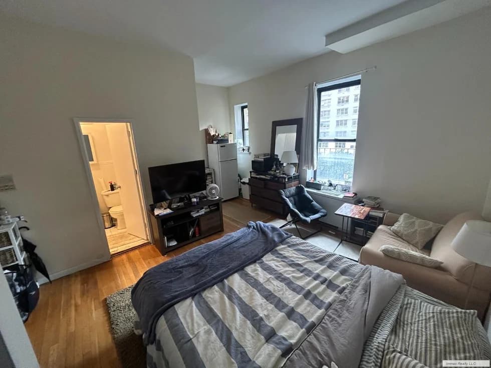 2020 Broadway #4F, Manhattan, NY 10023 1