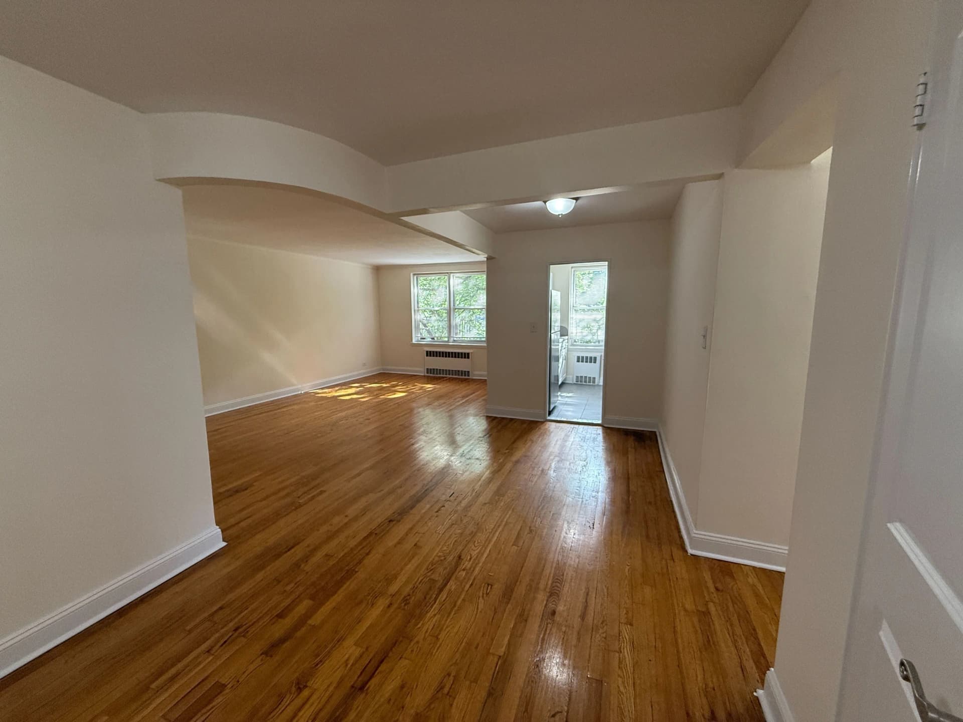 86-75 Midland Parkway #2R, Queens, NY 11432 apartment_living_room 1