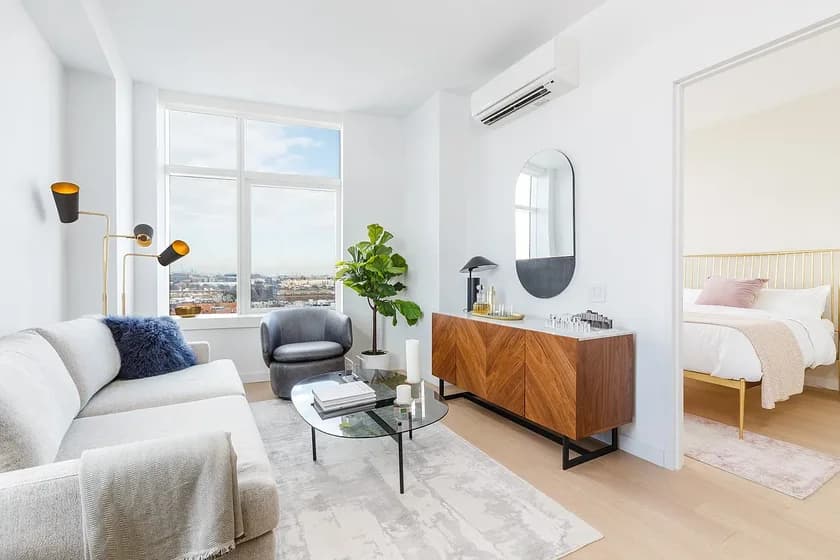 123 Linden Blvd #26M, Brooklyn, NY 11226 apartment_living_room 1