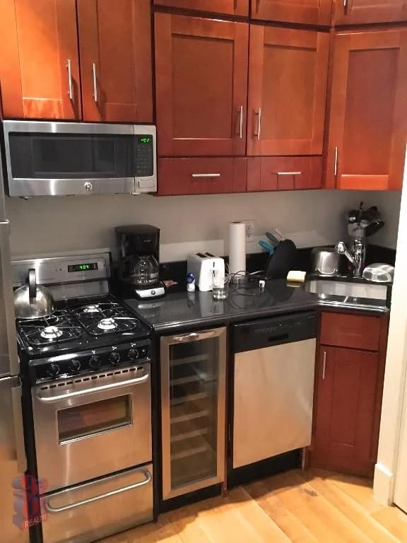 208 East 25 Street #21, Manhattan, NY 10010 1