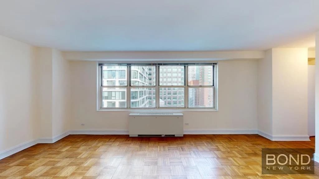 888 8 Avenue #20W, Manhattan, NY 10019 1