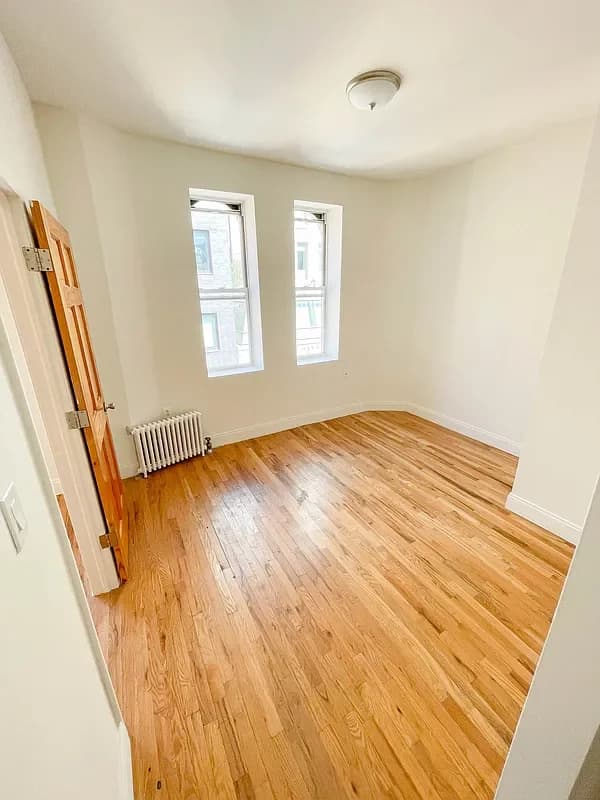 234 Thompson Street #31, Manhattan, NY 10012 apartment_living_room 1