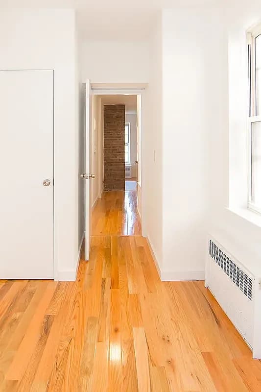 210 East 21 Street #6-F, Manhattan, NY 10010 apartment_living_room 1