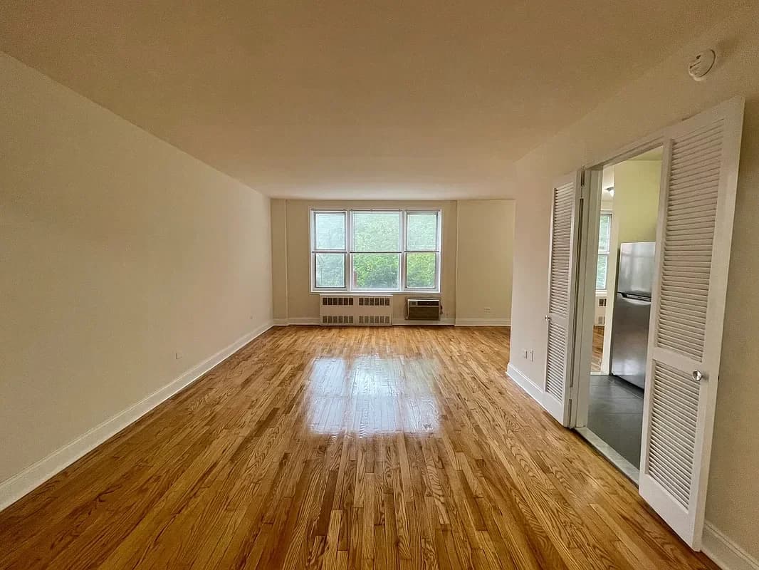 182-30 Wexford Terrace #2K, Queens, NY 11432 apartment_living_room 1
