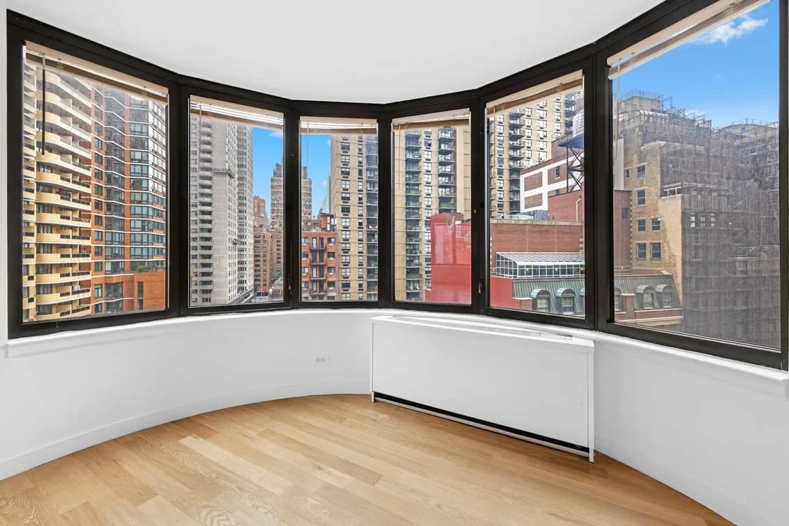 330 East 38 Street #10E, Manhattan, NY 10016