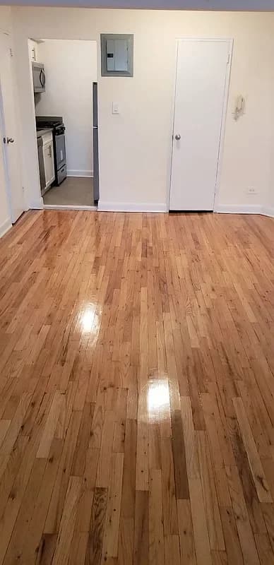 48-30 40 Street #3F, Queens, NY 11104 apartment_living_room 1