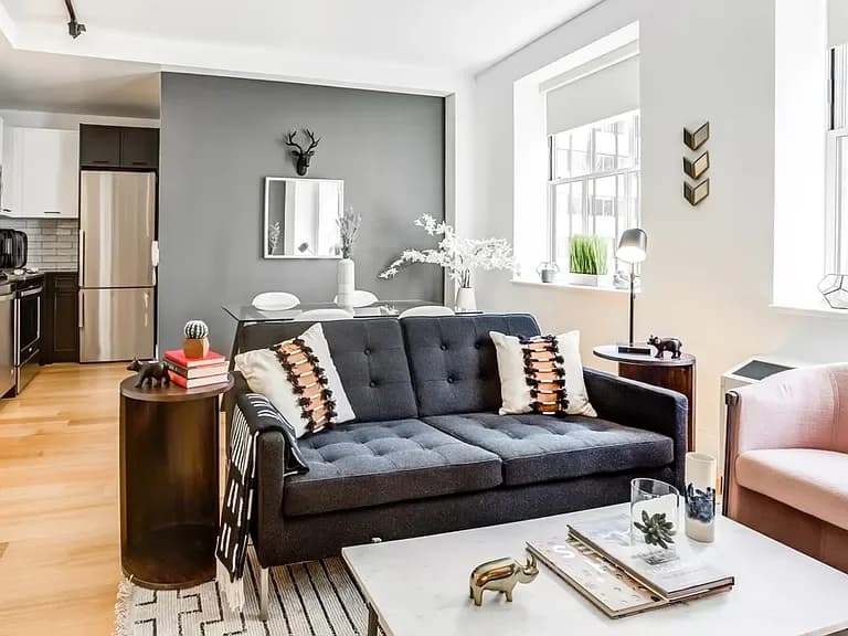 67 Wall Street #10H, Manhattan, NY 10005 apartment_living_room 1