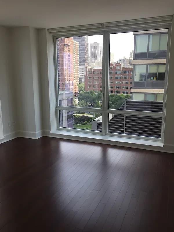 60 Riverside Boulevard #1001, Manhattan, NY 10069 apartment_living_room 1