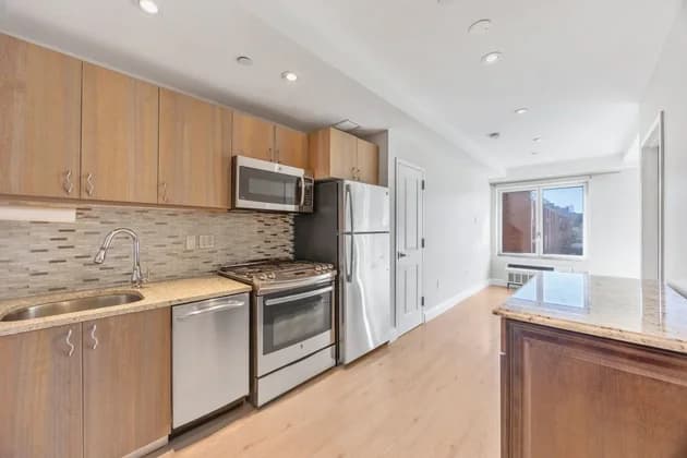 28-20 Astoria Boulevard #304, Queens, NY 11102