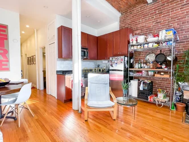 262 E 2 St #1A, Manhattan, NY 10009