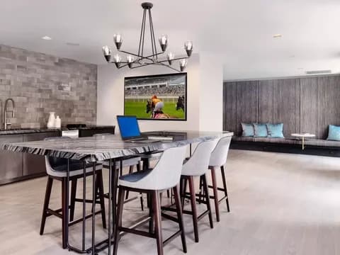 826 8 Avenue #21F, Manhattan, NY 10019
