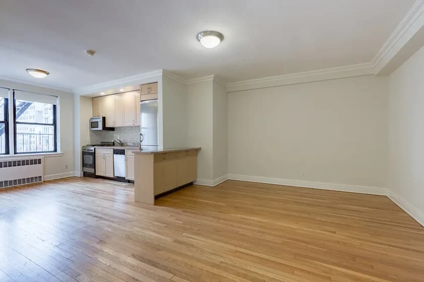 108 West 15 Street #4C, Manhattan, NY 10011 apartment_living_room 1