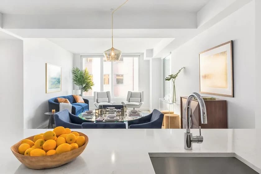 148 Pierrepont Street #9F, Brooklyn, NY 11201 apartment_living_room 1