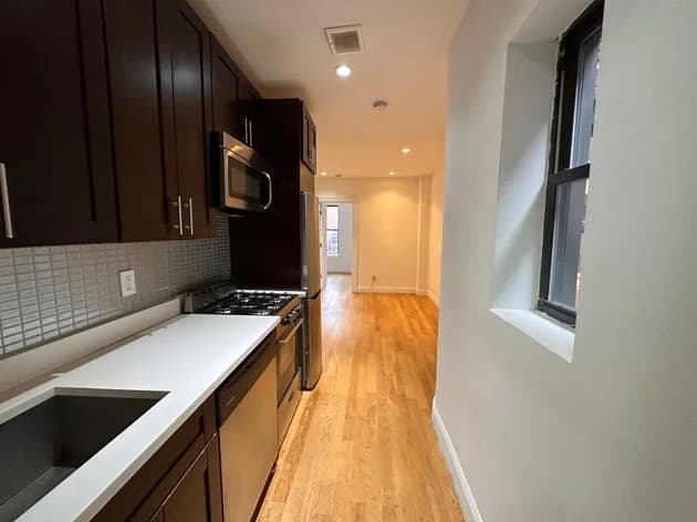 325 East 83 Street #5A, Manhattan, NY 10028