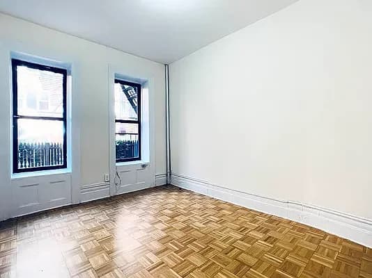 209 West 13 Street #4, Manhattan, NY 10011 apartment_living_room 1