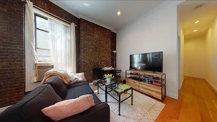 158 West 84 Street #2B, Manhattan, NY 10024 apartment_living_room 1