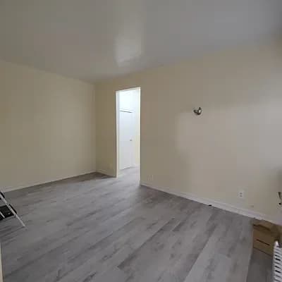 2409 Creston Avenue #2, Bronx, NY 10468 apartment_living_room 1
