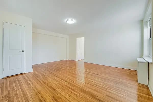 1483 Shore Pkwy #1C, Brooklyn, NY 11214 apartment_living_room 1