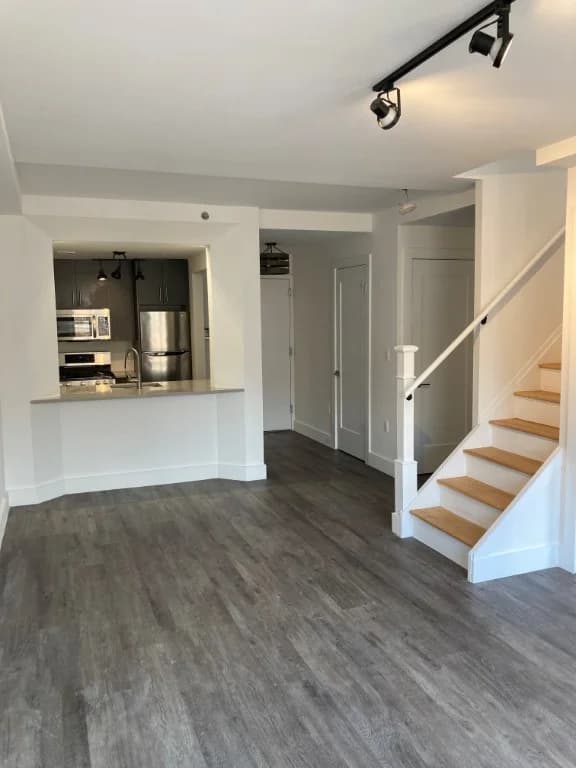 11 Cooper Street #6D, Manhattan, NY 10034 1