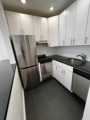 219 East 84 Street #5G, Manhattan, NY 10028 apartment_kitchen 1