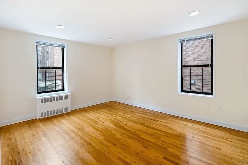 64-20 Saunders St #722, Queens, NY 11374 apartment_living_room 1