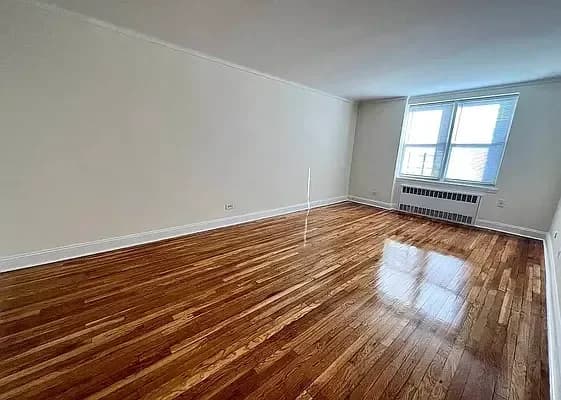 86-75 Midland Pkwy #2T, Queens, NY 11432 apartment_bedroom_room 1