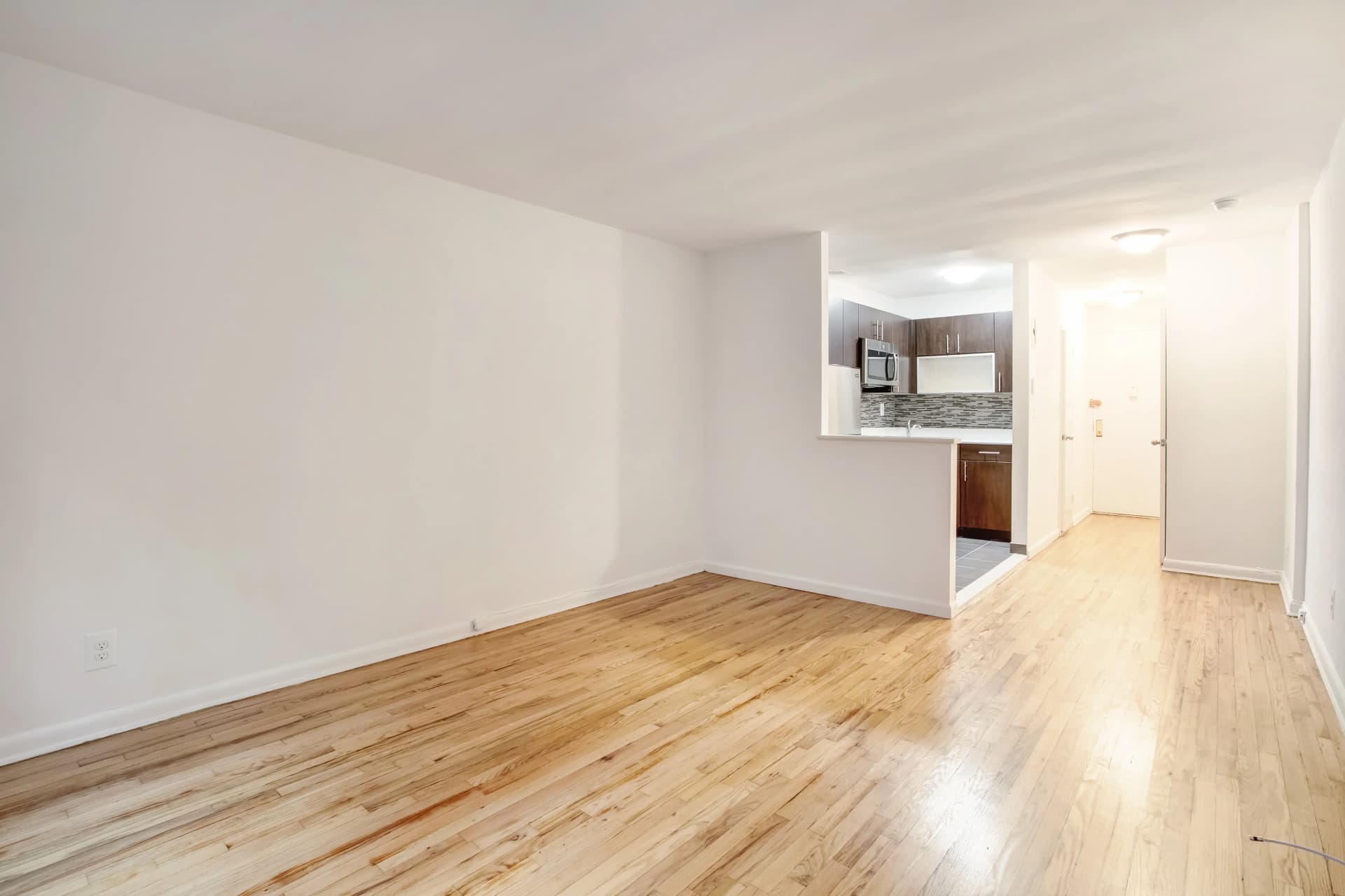 330 East 85 Street #3-G, Manhattan, NY 10028 apartment_living_room 1