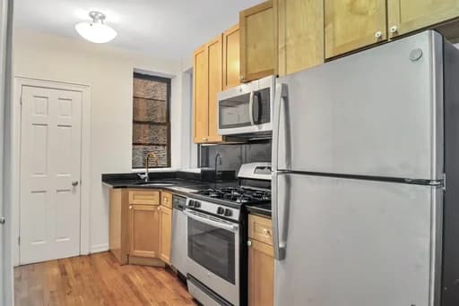 358 W 45 St #2-C, Manhattan, NY 10036