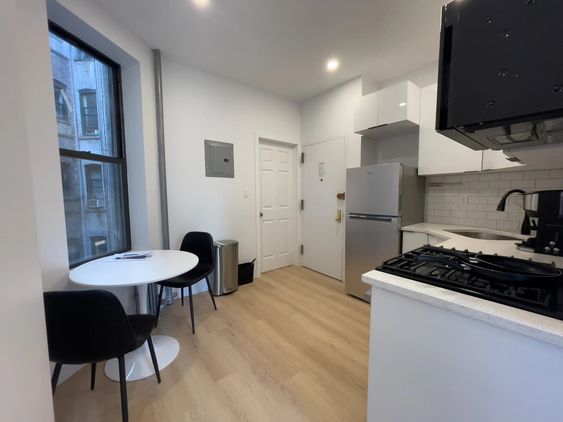622 East 11 Street #16, Manhattan, NY 10009 apartment_dining_room 1