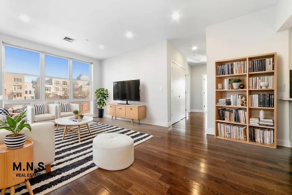 456 Grand Street #3G, Brooklyn, NY 11211 apartment_living_room 1