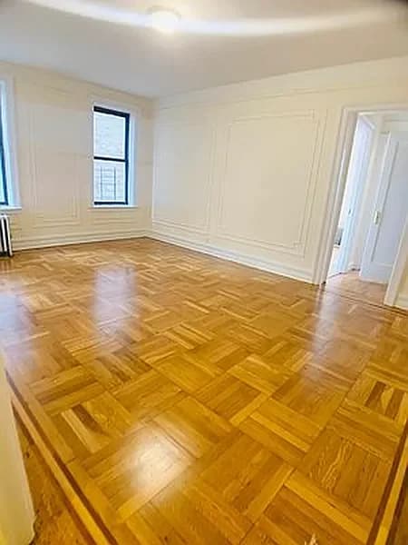 60 Thayer Street #4E, Manhattan, NY 10040 apartment_living_room 1