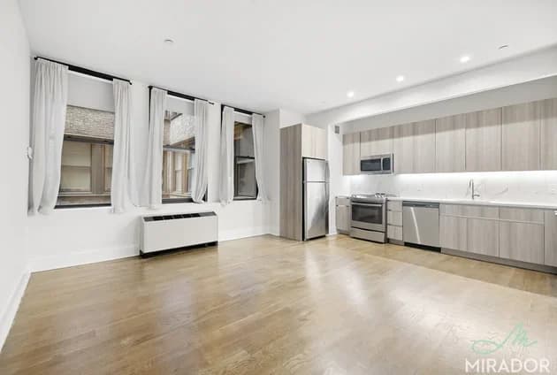 15 Park Row #14G, Manhattan, NY 10038
