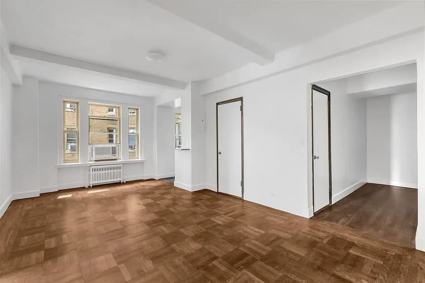 24 5 Avenue #1029, Manhattan, NY 10011 apartment_living_room 1