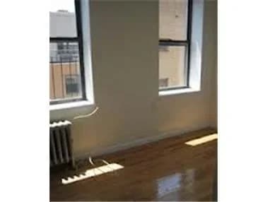 32 E 7 St #4D, Manhattan, NY 10003
