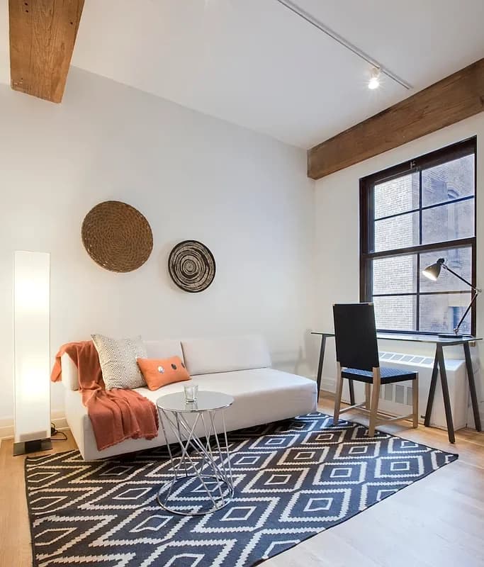 25 Washington Street #7L, Brooklyn, NY 11201 apartment_living_room 1