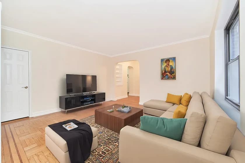 124 East 24 Street #1J, Manhattan, NY 10010 apartment_living_room 1