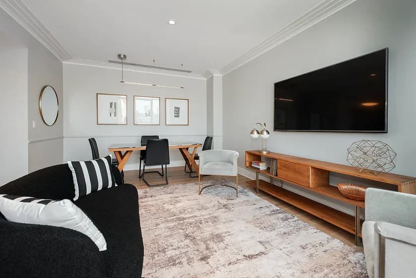 250 West 19 Street #04A, Manhattan, NY 10011 apartment_living_room 1